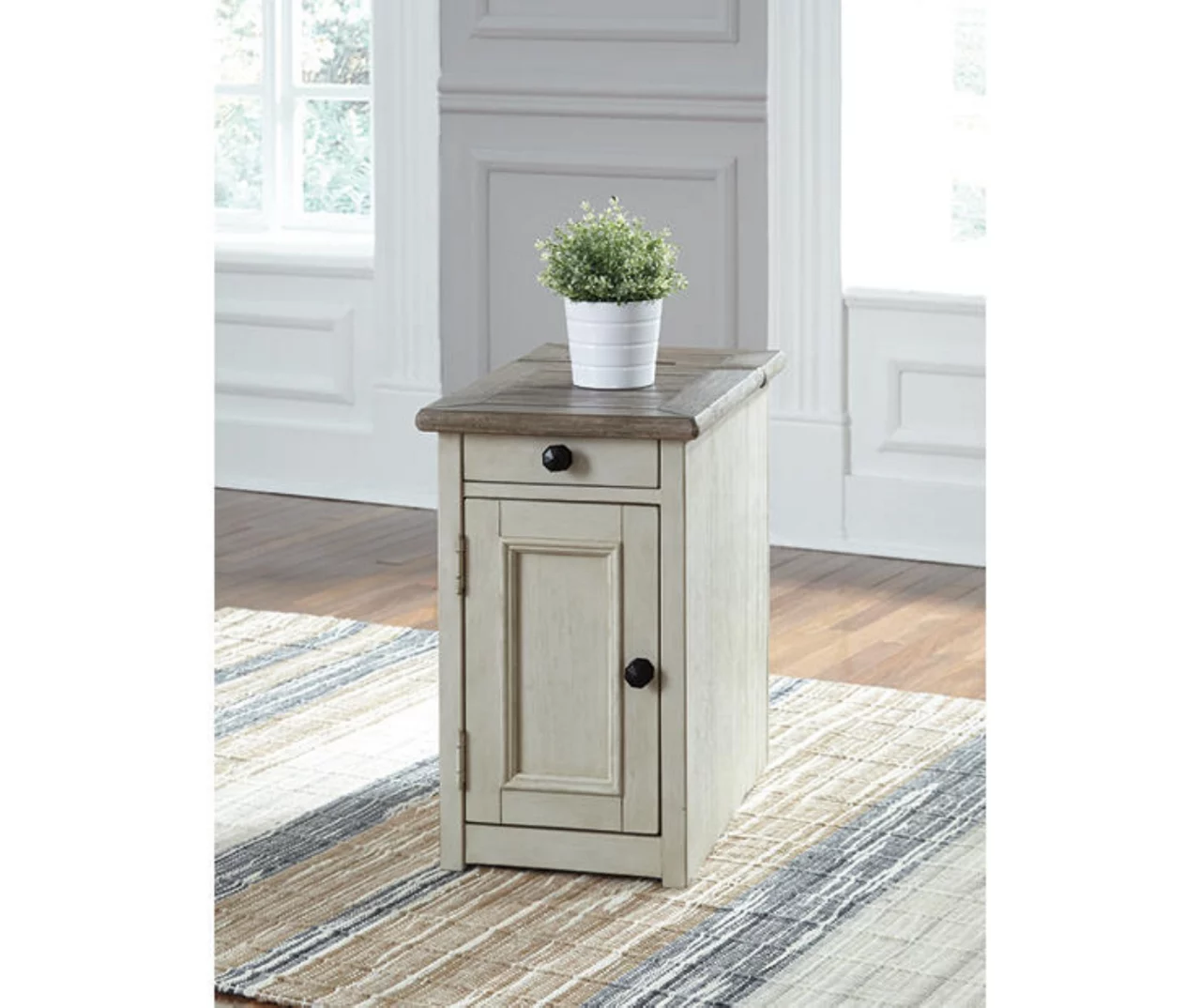 Bolanburg Chairside End Table With USB Ports, Outlets & Tray - Image 6