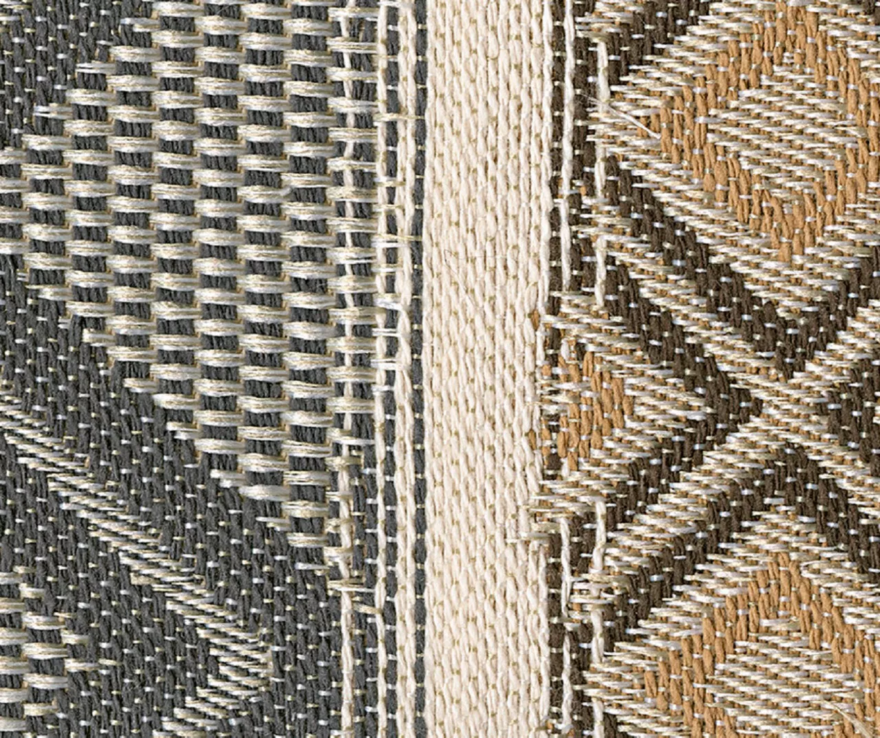 Broyhill Glynn-Cove Linen Sectional - Image 4